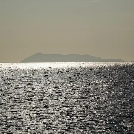 Sea Breeze Coastal House-in Almyros Beach Villa